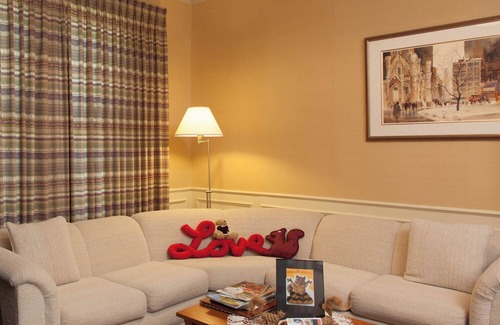 Burlington Bed & Breakfast | "Berry Patch" @ Squirrel's Nest B&B, LLC