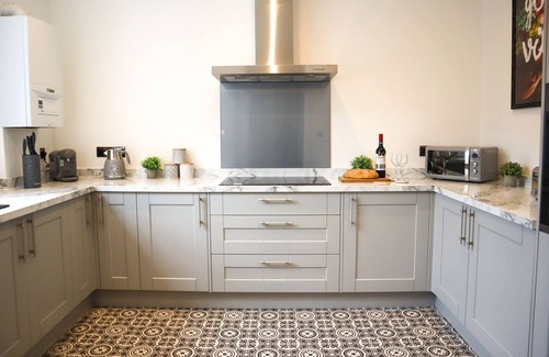 Knaresborough Apartment | Berry's Retreat Central Wi-fi