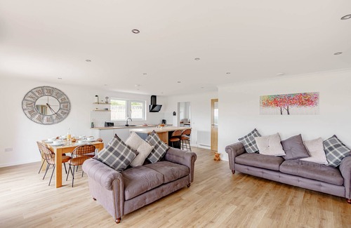 Torthorwald Cottage | Berryrigg Cottage - a cottage that sleeps 6 guests in 3 bedrooms