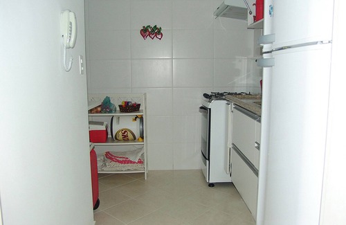 Maitinga Apartment | Bertioga - apartment 80 m from the beach, 4th floor, with sea and mountain views.