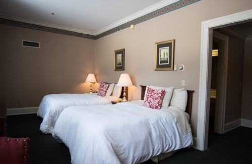 Canton Hotel | Bertram Inn at Glenmoor