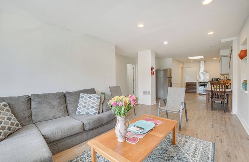 Berwyn Apartment | Berwyn Apartment Rental ~ 11 Mi to Chicago!