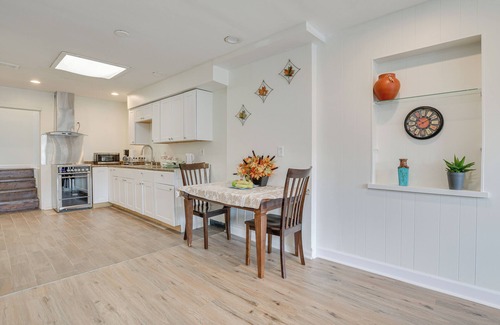 Berwyn Apartment | Berwyn Apartment Rental ~ 11 Mi to Chicago!
