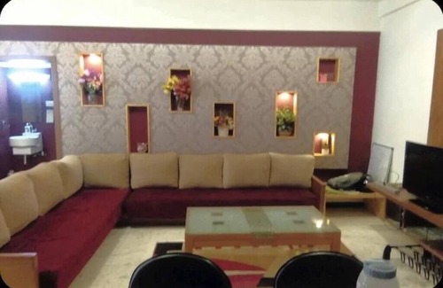 Besant Nagar Apartment | Besant Nagar, Fully Furnished Accommodates 6 adults-Wireless Internet ready