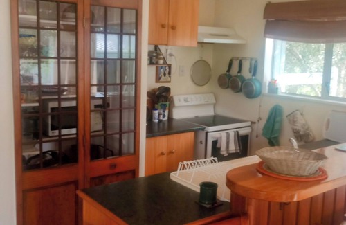 Waikanae Cottage | Beside the lagoon - Waikanae Beach