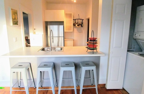 Shelburne Apartment | Beside The Tulip Tree - 3Bd Historic Home located in Waterfront District