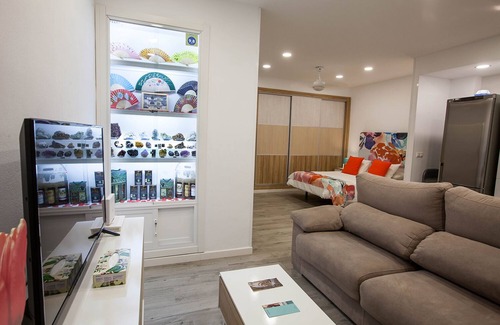 Distrito Sur Apartment | Beside Torre de la Calahorra