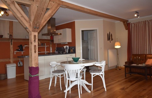 Neu Bartelshagen Apartment | Besondere Ferienwohnung Bibliothek in Buschhagen