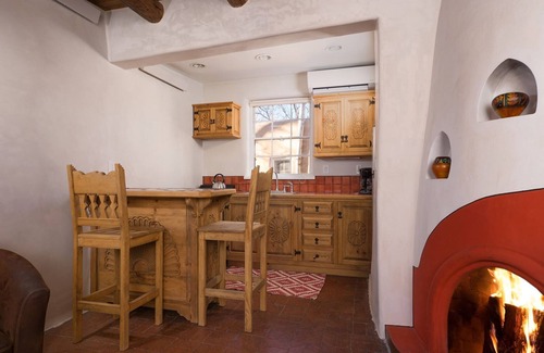 Historic Eastside House | Besos - Walk to the Plaza, Kiva Fireplace