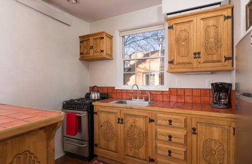 Historic Eastside House | Besos - Walk to the Plaza, Kiva Fireplace