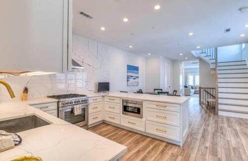 Margate City House | Bespoke Elegance - A Modern Coastal Masterpiece