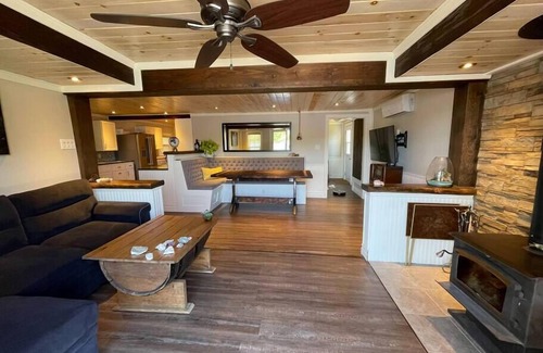 Kings County House | Bespoke Lake Cottage