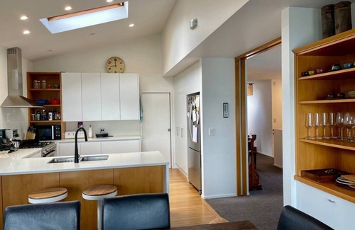 Bayswater House | Bespoke Stays - Bayswater Waterfront Paradise