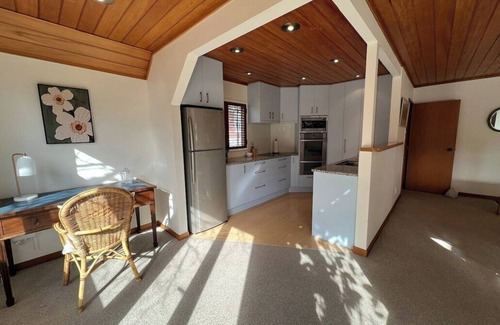 Hauraki House | Bespoke Stays - Beauty on Fifeshire