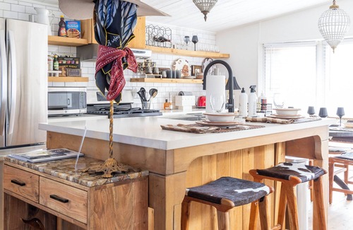 Ledbetter House | Bespoke Western Design Located Minutes to Round Top | Round Top Royale #1