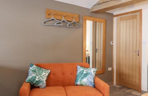 Lumbutts House | Bess Cottage