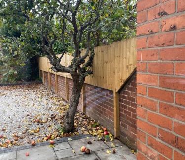 Doncaster House | Bessie House 3BED SD with Parking Racecourse Goffs Eco Power Stadium A1 M18 M1 M62