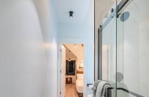 Mapleton/Fall Creek House | BEST! 4 bd Luxury Downtown Indy Luxury Home