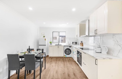 East Brisbane House | Best Affordable 3B Unit @CBD steps to Rive/Stadium