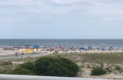 Gold Coast House | Best Beachfront - Expansive OCEAN VIEWS Perfect location! 2 decks & large patio