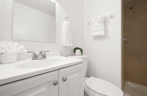 South Miami Hotel | Best BnB by the Miami Herald 2 years running - book Sunset Inn South Miami now!