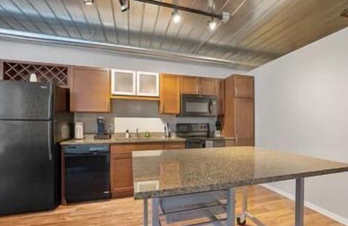 Old West Side Condo | Best Central Location Stylish Condo Unmatched Amenities 429