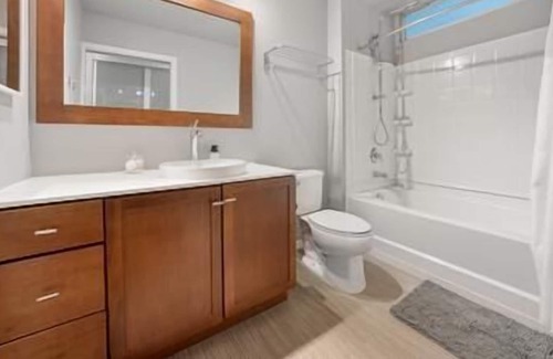 Old West Side Condo | Best Central Location Stylish Condo Unmatched Amenities 429