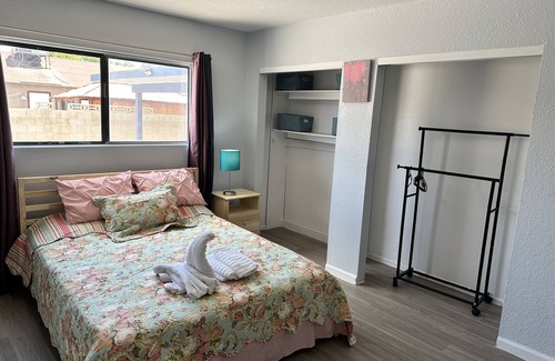 Sunrise Manor House | Best Choice - 6 miles to Fremont - 9 miles to Strip