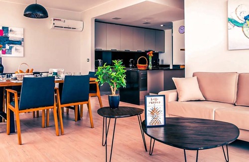 Tumba Vieja House | Best Condominium Ocean View | PH Boutique Quartier del Mar