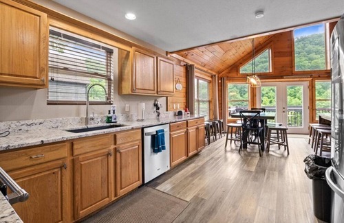 Lakeside Estates House | Best cove on Norris – no wake, near marina's & jumping bridge