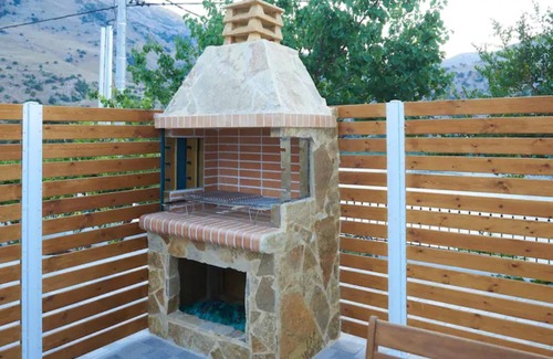 Kavallos Villa | Best Family Friendly Villa near Lake Kournas!