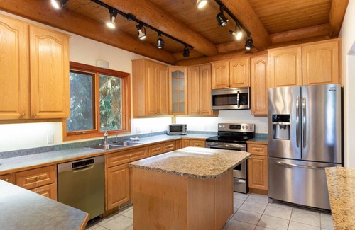Scotch Creek Ski Chalet | Best Family Vacation Rental in Shuswap
