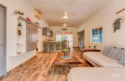 El Cuyo House | Best for Groups | Steps to Beach | Palapa | Wi-Fi