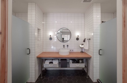Kanab Hotel | Best Friends Roadhouse and Mercantile