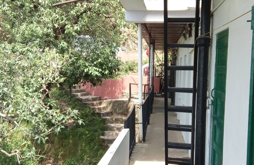 Shimla House | Best guest house with mountain view in shimla.