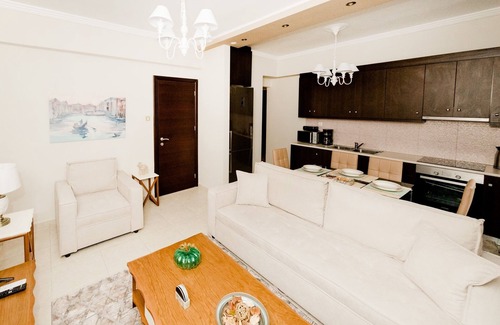 Zavlani Apartment | Best House, Ellinos Stratioutou, Ayia, Patra