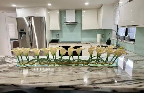 Kendall West House | *BEST House in MIAMI - Pool, Fashion, Central