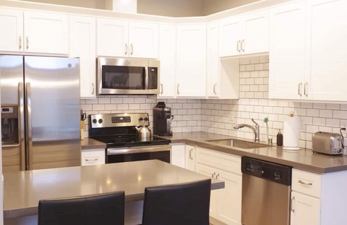 Parkland House | Best House Near PLU. 4br Sleeps 10. Brand New!