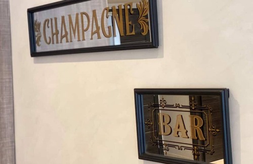 Racine Apartment | Best in Town 05-Big&Prestigious Racine,UrbanSquare