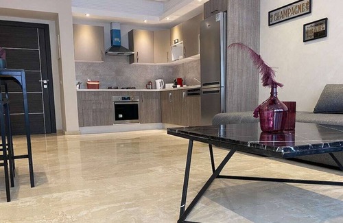 Racine Apartment | Best in Town 05-Big&Prestigious Racine,UrbanSquare
