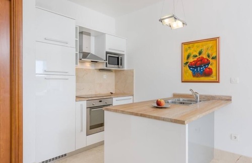 Cove Makarac (Milna) Apartment | Best island vacations
