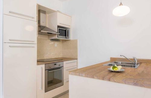 Cove Makarac (Milna) Apartment | Best island vacations