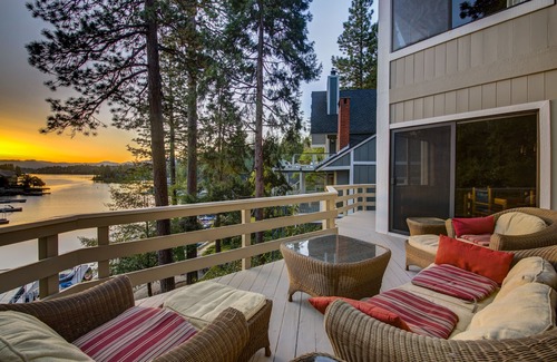 Blue Jay House | "BEST LAKE FRONT AND BEST LOCATION!" DIRECTLY ON THE LAKE! Pet Friendly!