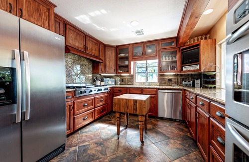 Whitney House | Best Lakefront, Amazing Sunset Home on Lake Whitney
