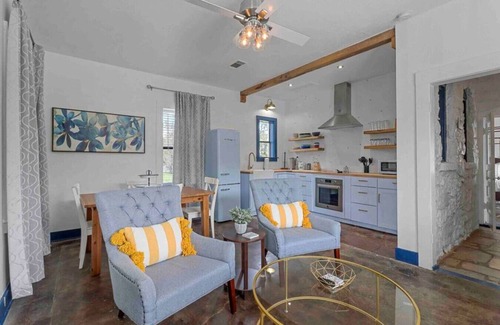 Denton House | BEST LAKEHOUSE on LEWISVILLE Lake with POOL/SPA