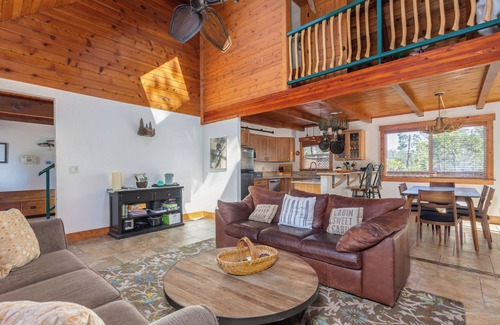 Arnold Cabin | Best Lil Cabin- Hot Tub, Blue Lake Springs