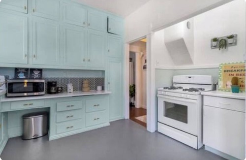 Hillcrest House | Best location 3 bed house in Sunny San Diego great for larger groupfamily events