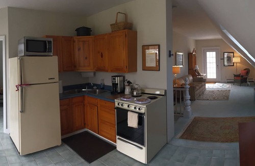 Boothbay Harbor Apartment | Best Location and above it all. Updated & Refreshed.
