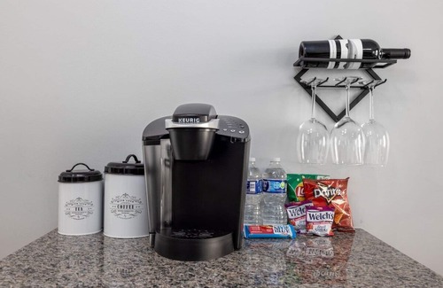 Downtown Wilmington Apartment | Best Location & Free Parking