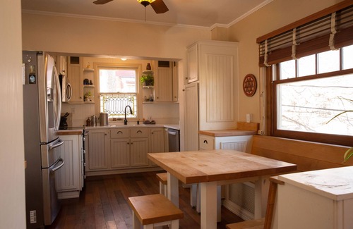 Golden House | Best Location in Golden Artistic Magical Setting